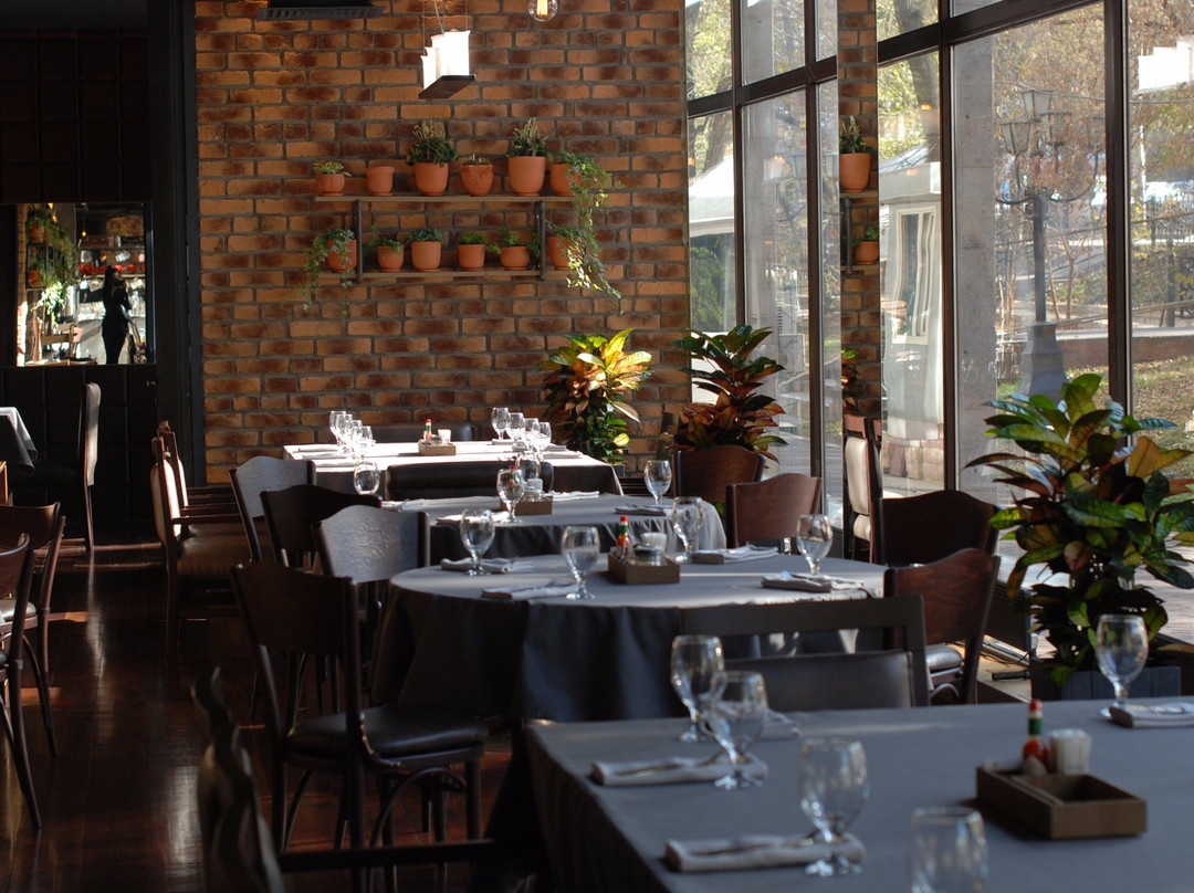 Crudo Steakhouse 2