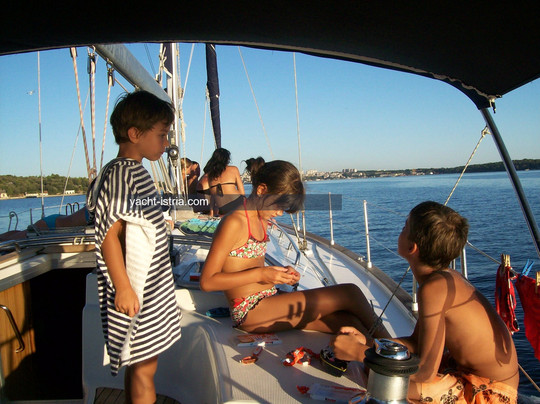 Sailing Day Tours-普拉必去景点