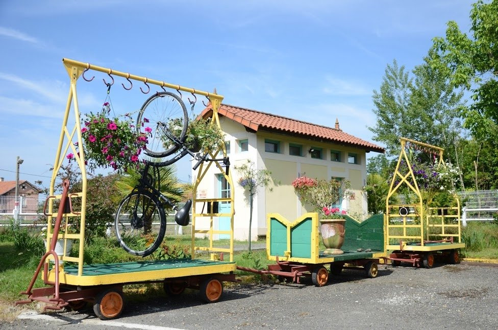 Aydie酒店住宿-Avenue de la Gare