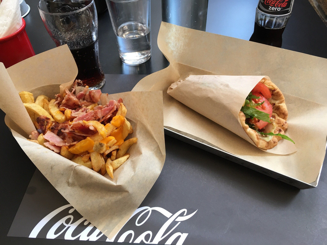 Hi-Fai Grill House主图