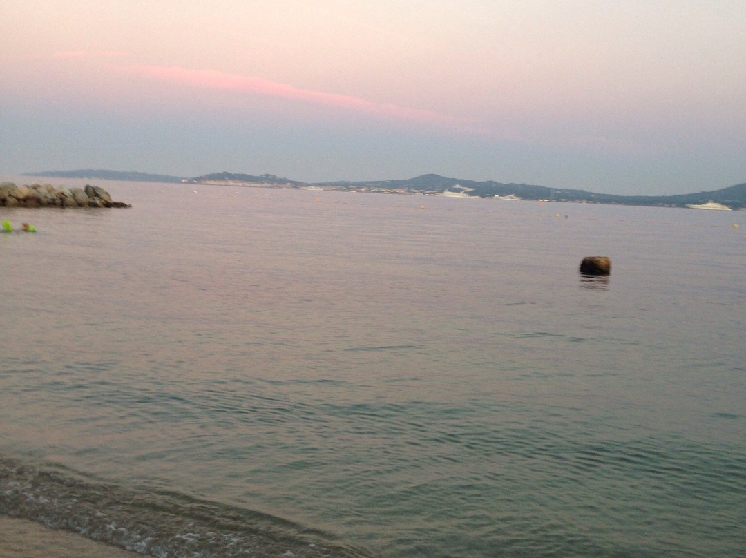 Plage du Gros Pin-格里莫必去景点