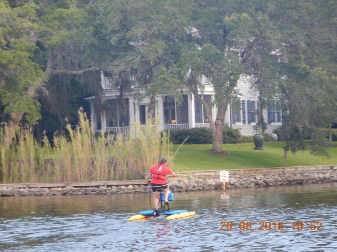 Emerald Coast Hydrobikes-圣罗萨海滩必去景点