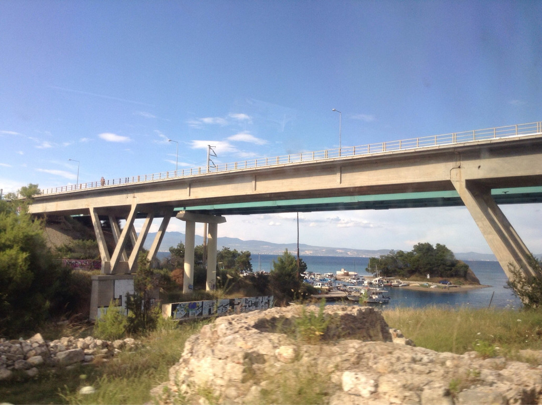 Potidea Bridge景点图片