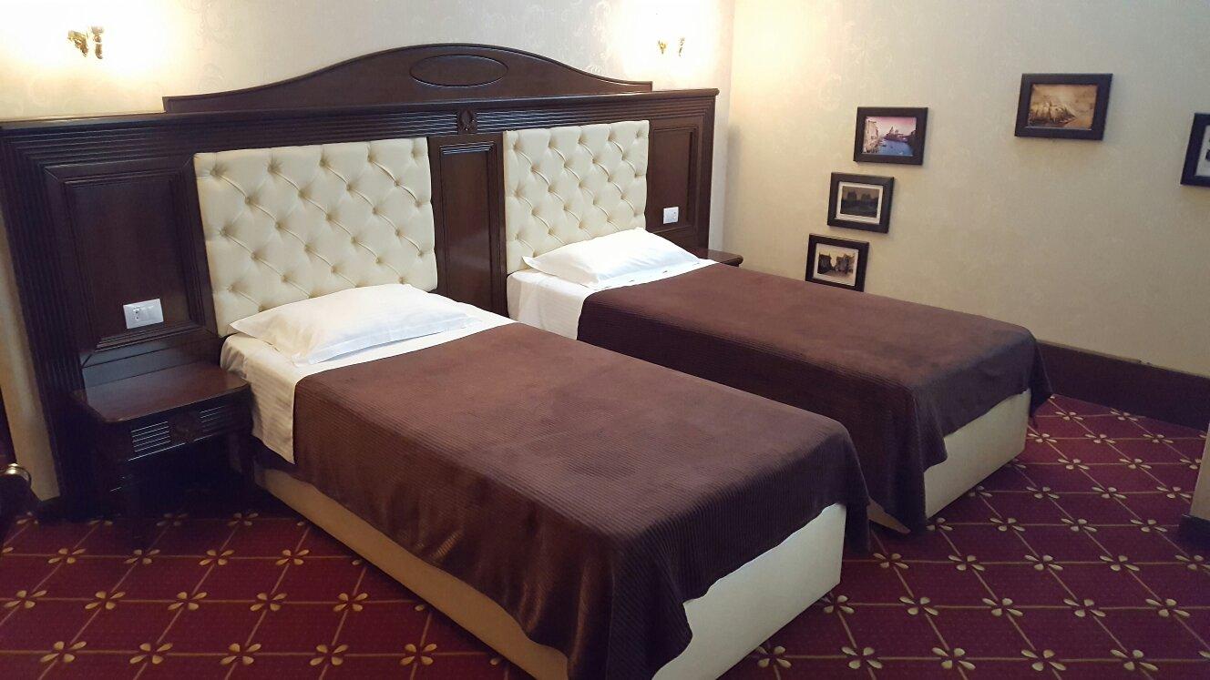 Pensiunea La Plopii Fara Sot-官方