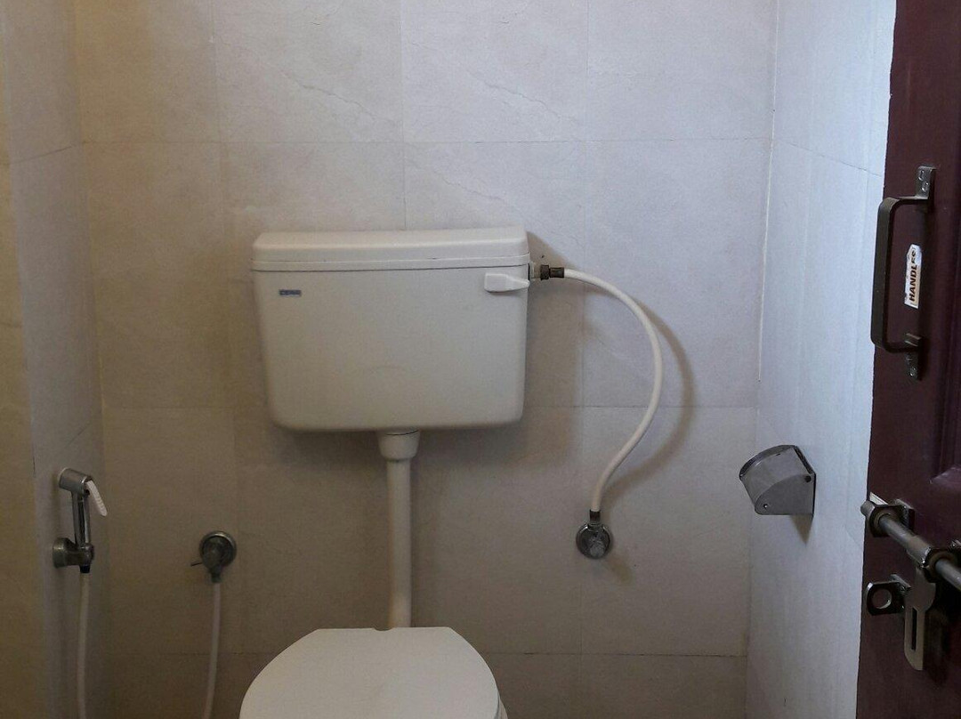 OYO 16585 Venkat Presidency主图