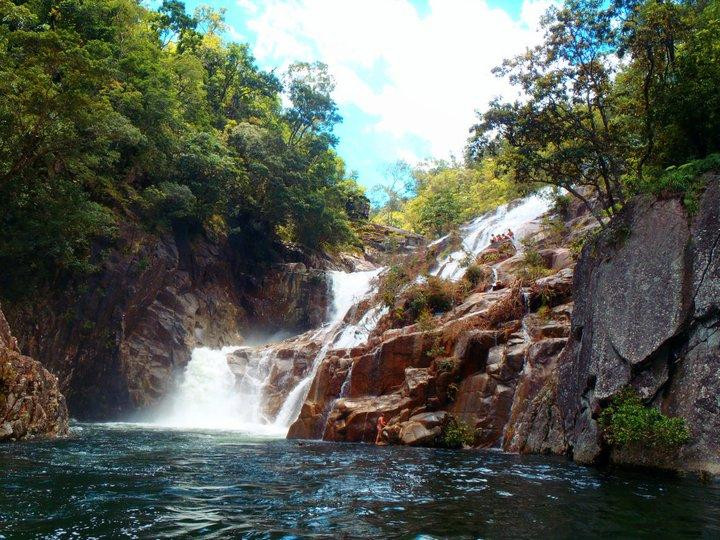 Behana Gorge Waterfall景点图片