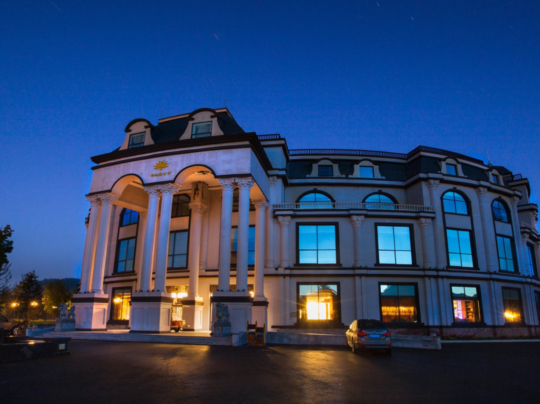 宝宇龙花温泉酒店主图