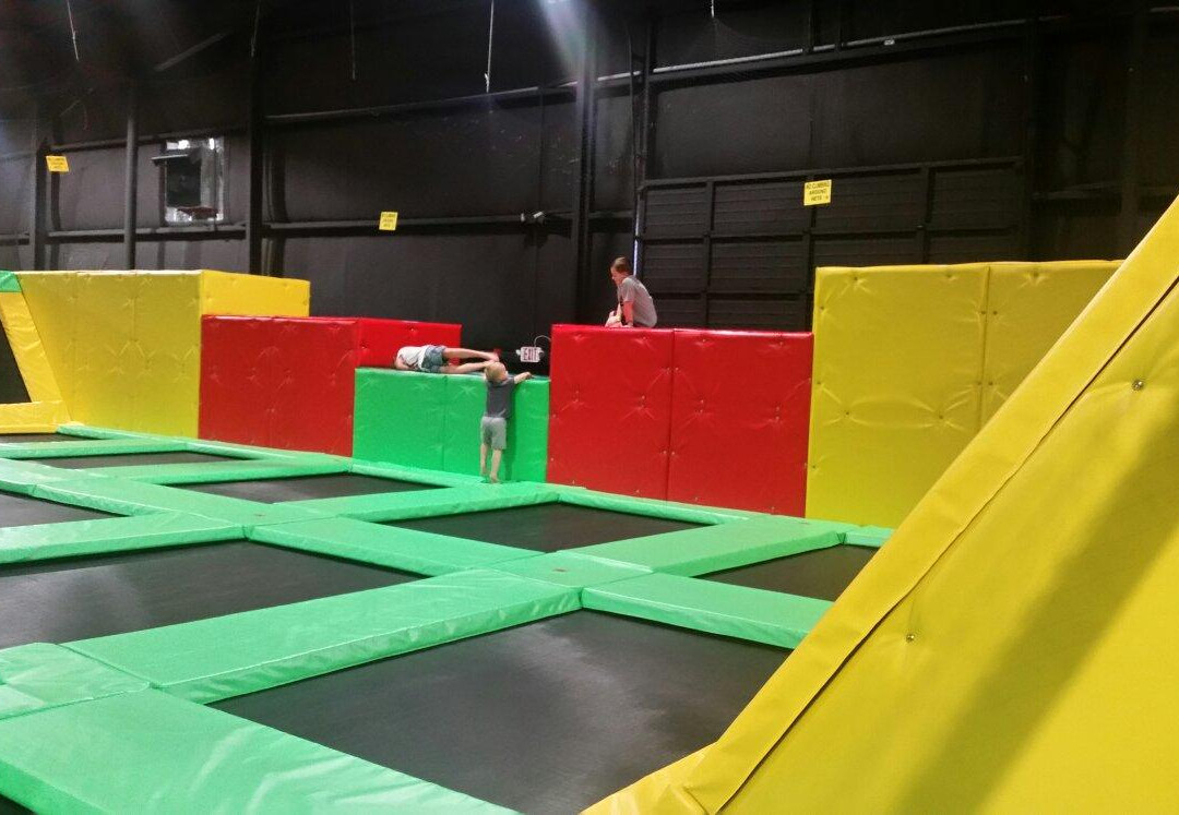 MaxAir Trampoline Park景点图片