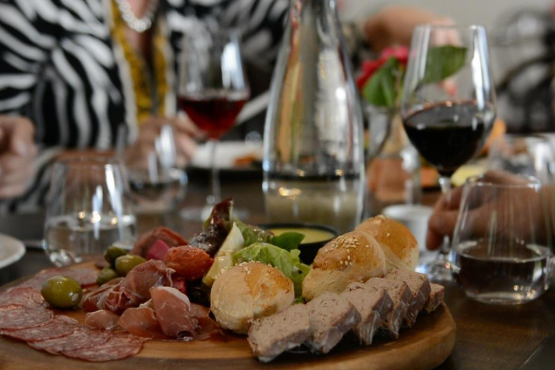 Mount Tamborine Wine Tasting Tours景点图片