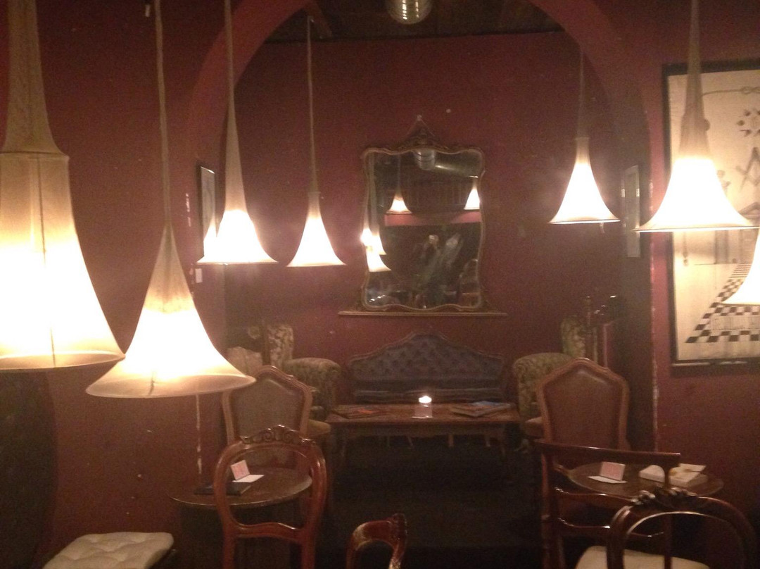 Black Market Art Gallery-罗马必去景点