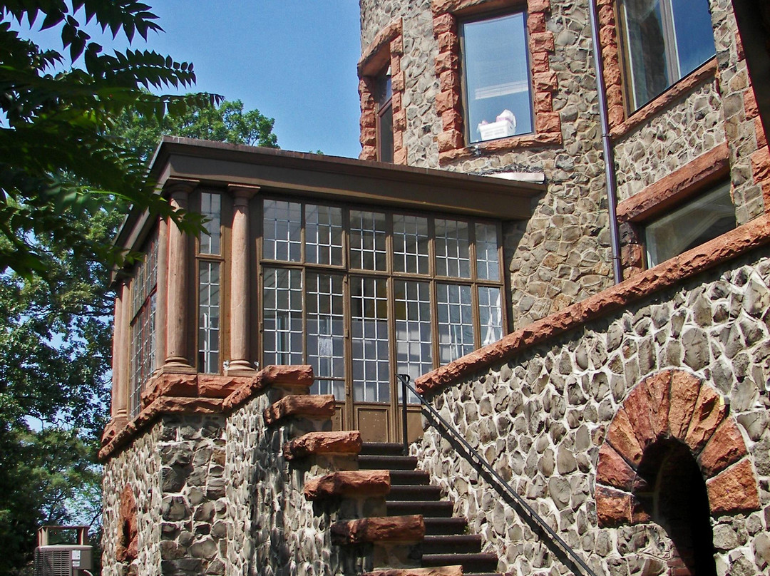 Kips Castle景点图片