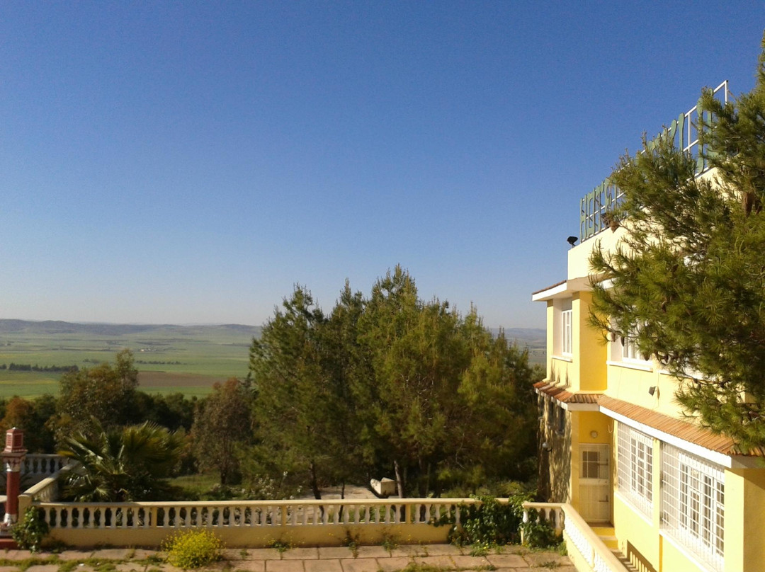 Teboursouk酒店住宿-Hotel Leklil