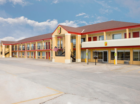 Super 8 by Wyndham Woodward