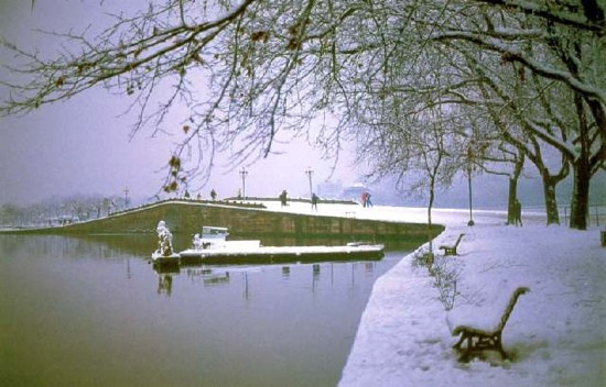 断桥残雪-杭州市必去景点