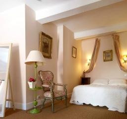 Seillans酒店住宿-Hotel des Deux Rocs