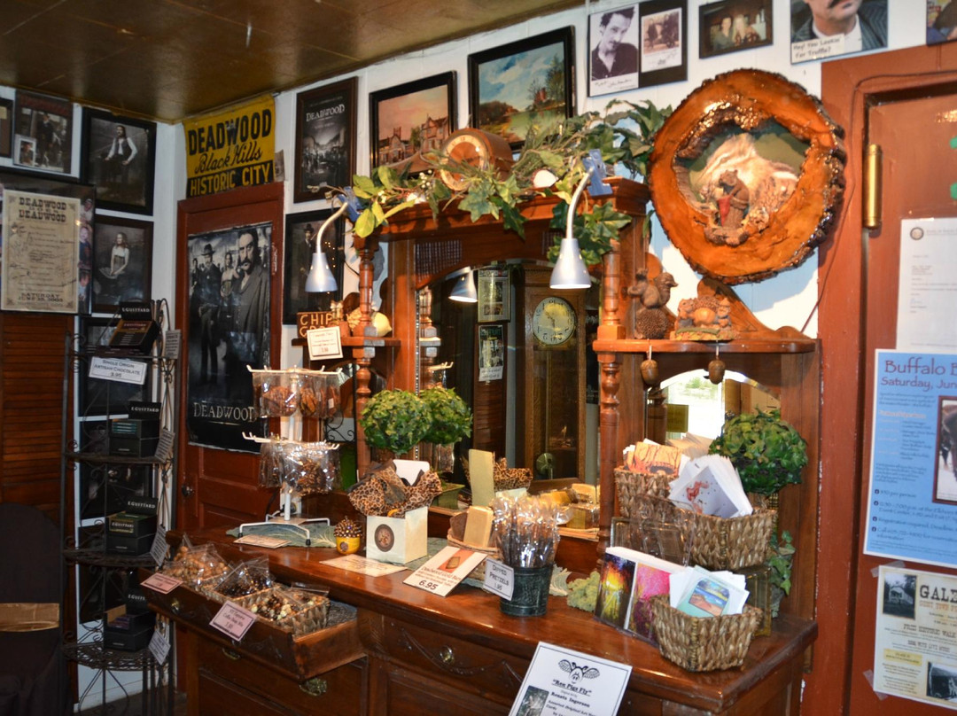 Chubby Chipmunk Hand-Dipped Chocolates-戴德伍德必去景点