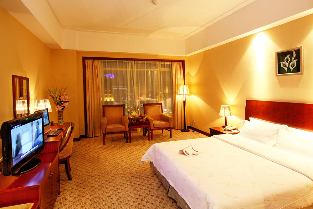 中元大酒店主图