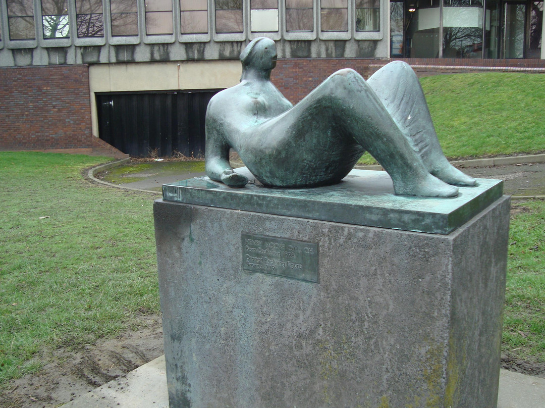 The Henry Moore Sculpture景点图片