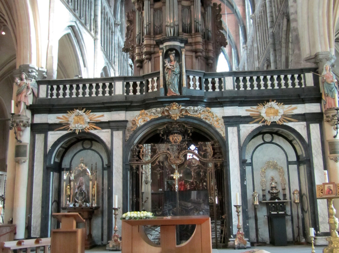 Onze-Lieve-Vrouwekerk-布鲁日必去景点
