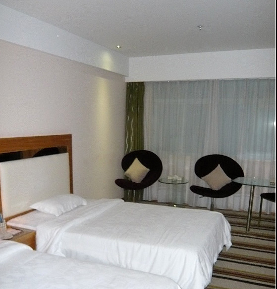 东方山水酒店深圳机场店主图