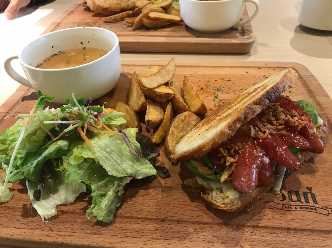 隼 lab Cafe & Dining SAN