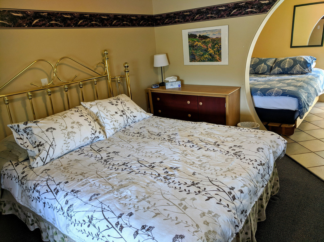 Wasa Lake Guest House主图