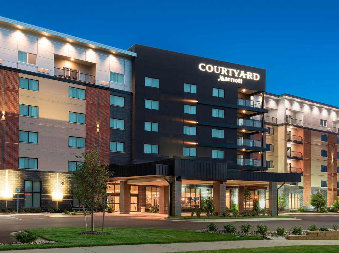 Courtyard by Marriott Mt. Pleasant at Central Michigan University主图