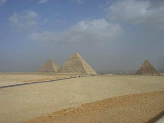 Pyramid of Menkaure-吉萨必去景点