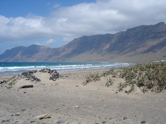Famara Beach-兰萨罗特必去景点