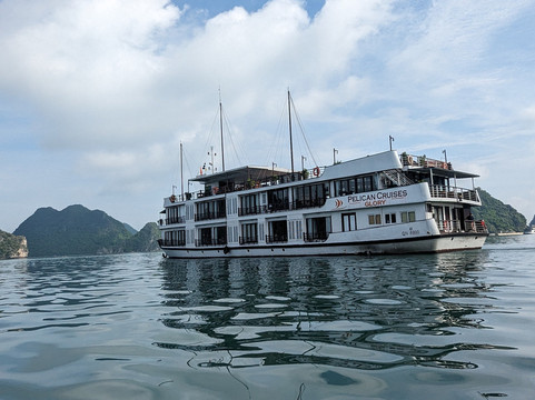 Pelican Halong Cruises-下龙湾必去景点
