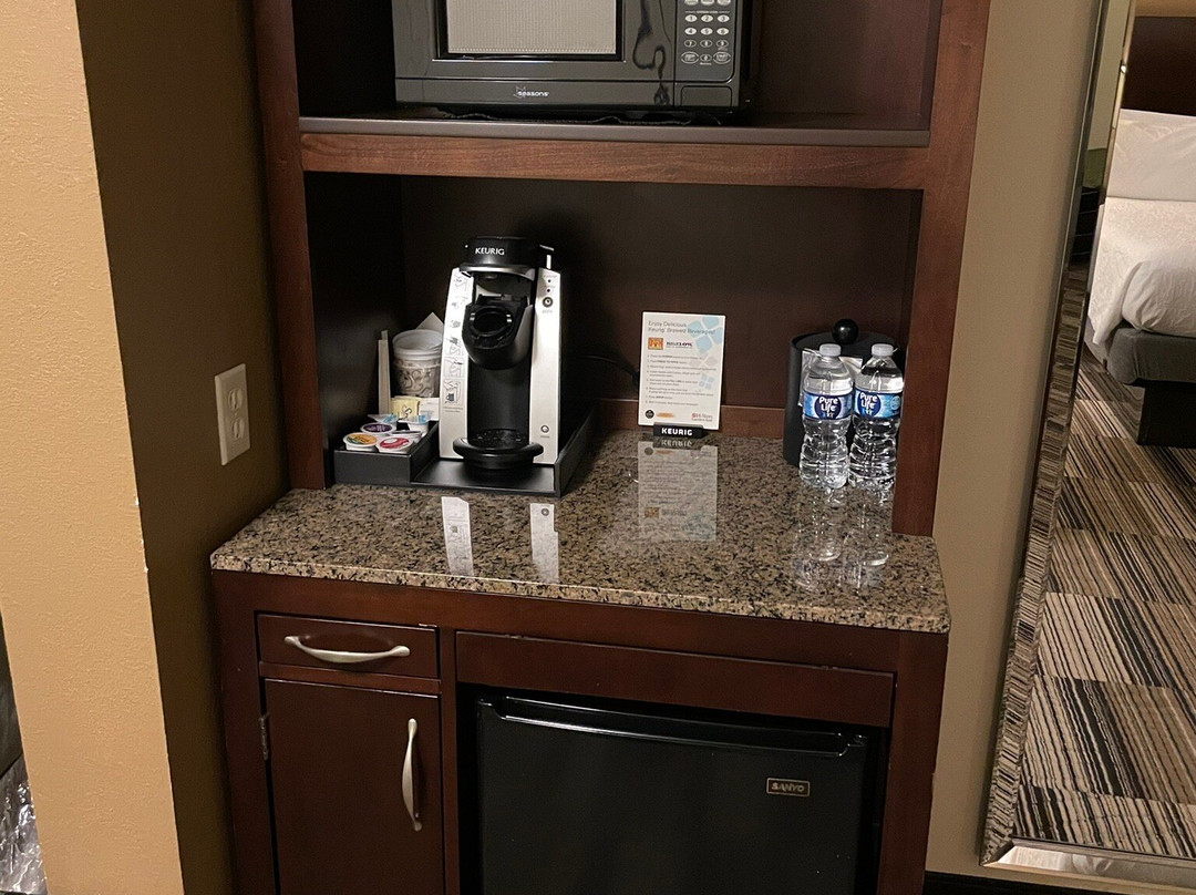 摩尔斯维尔/夏洛特希尔顿花园酒店主图