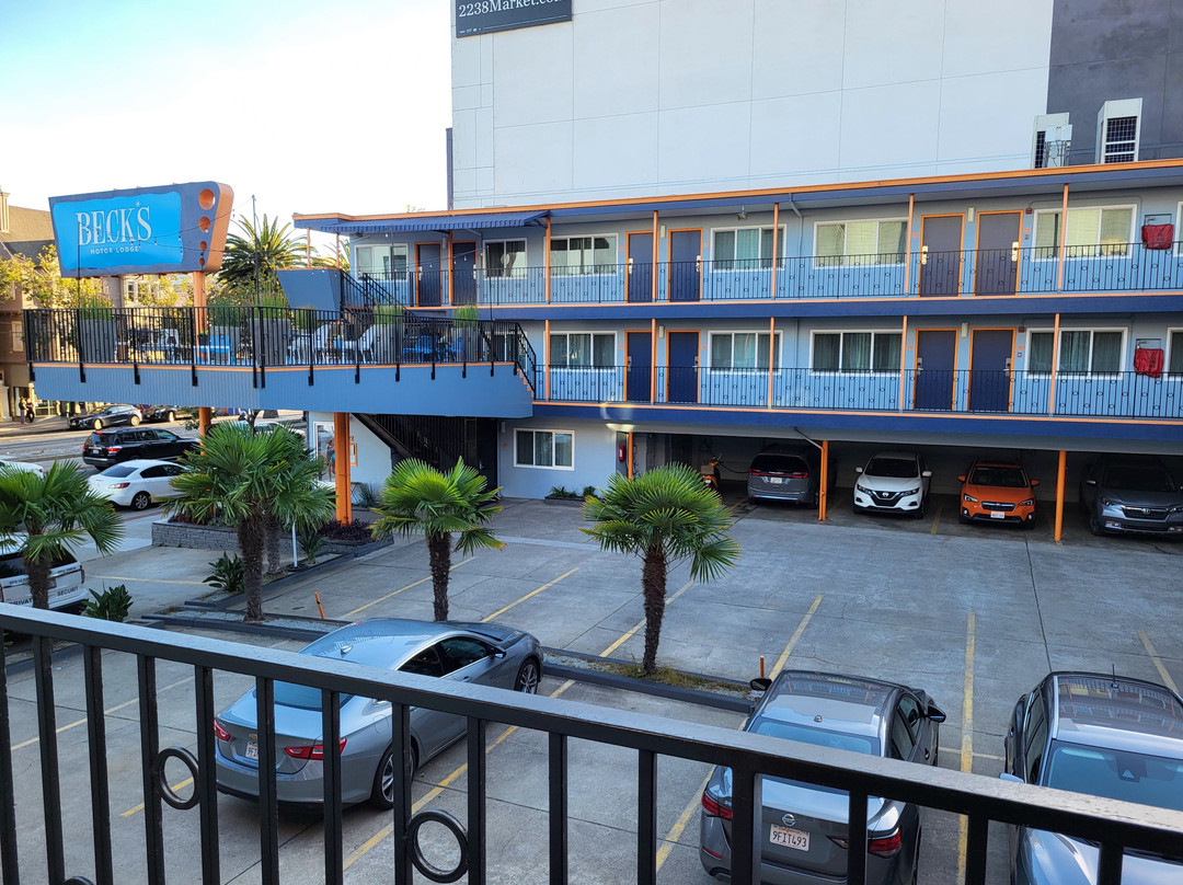 贝克汽车旅馆主图