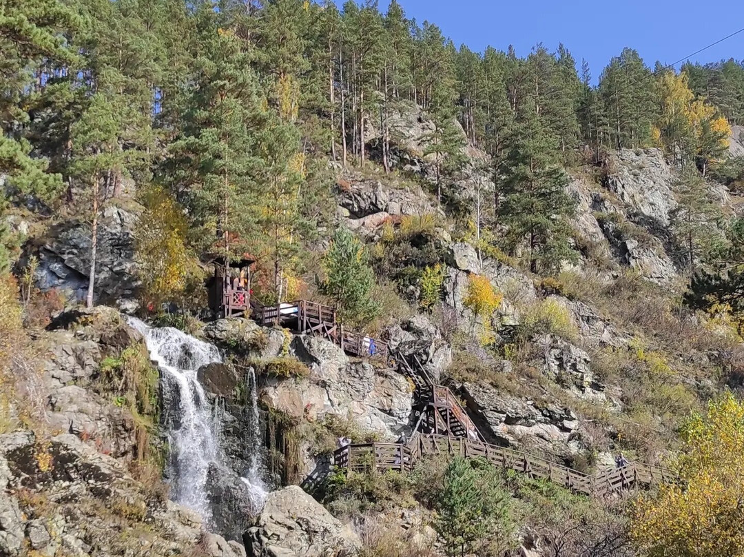 Kamyshlinskiy Waterfall景点图片