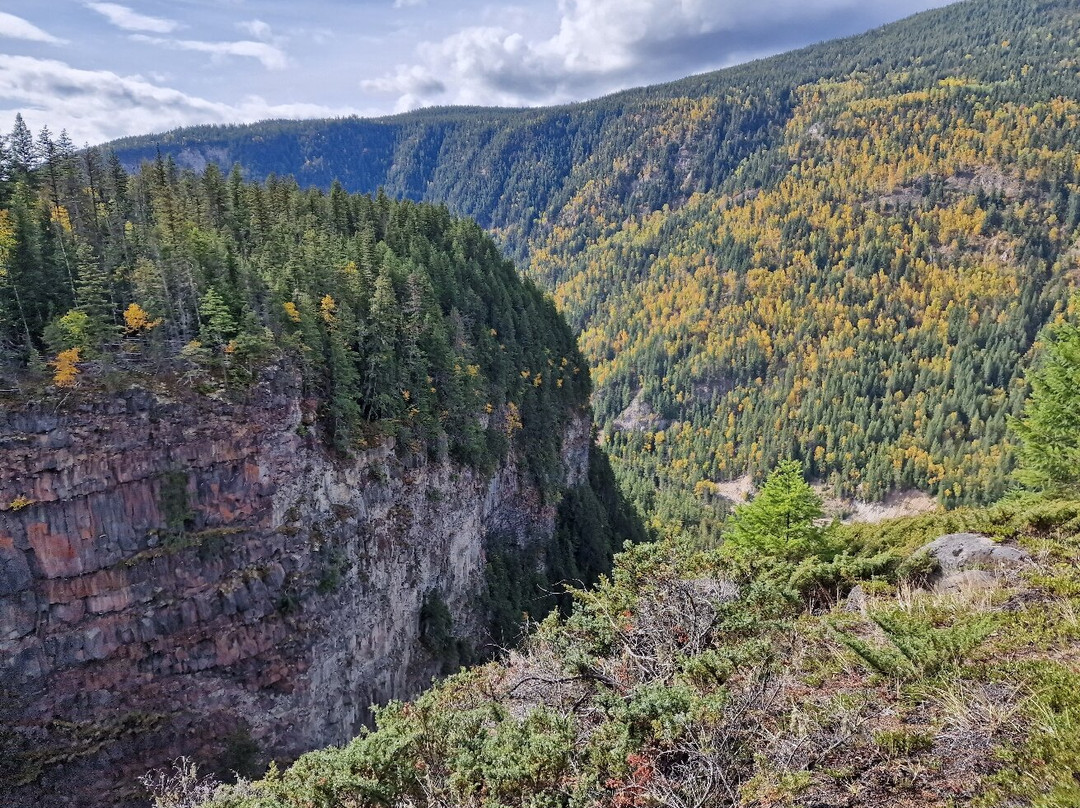 Spahat Falls景点图片