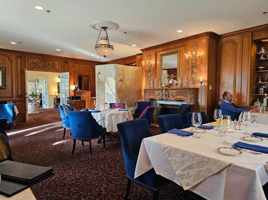 皇冠庄园精品别墅酒店主图