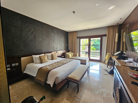 普日山特拉安海滩度假村及水疗中心主图