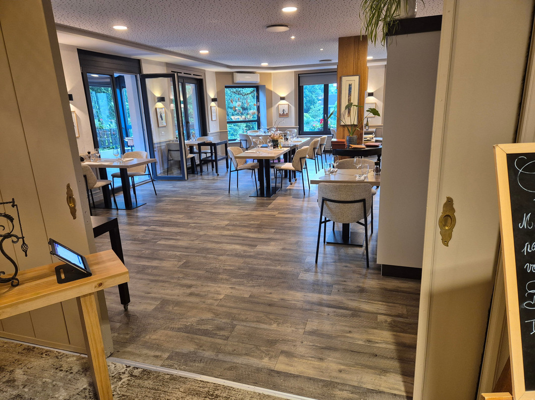 杰尼酒店主图
