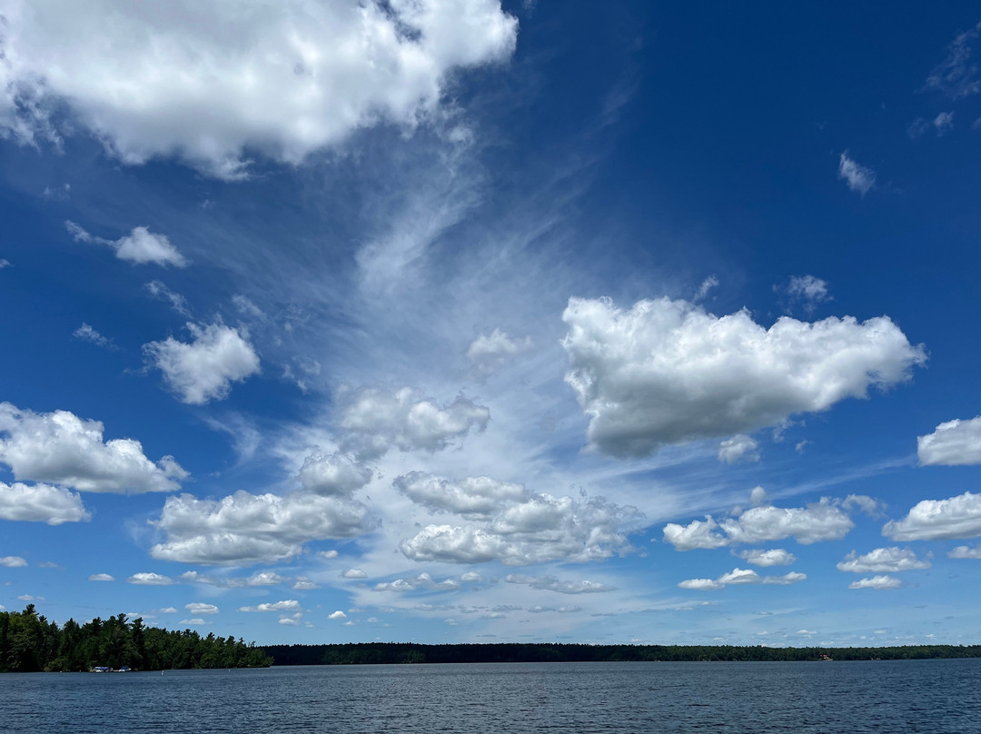Big Rideau Lake Boat Rentals景点图片