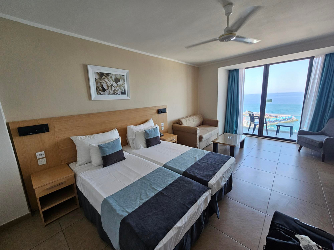 布雷鲁纳温泉酒店主图