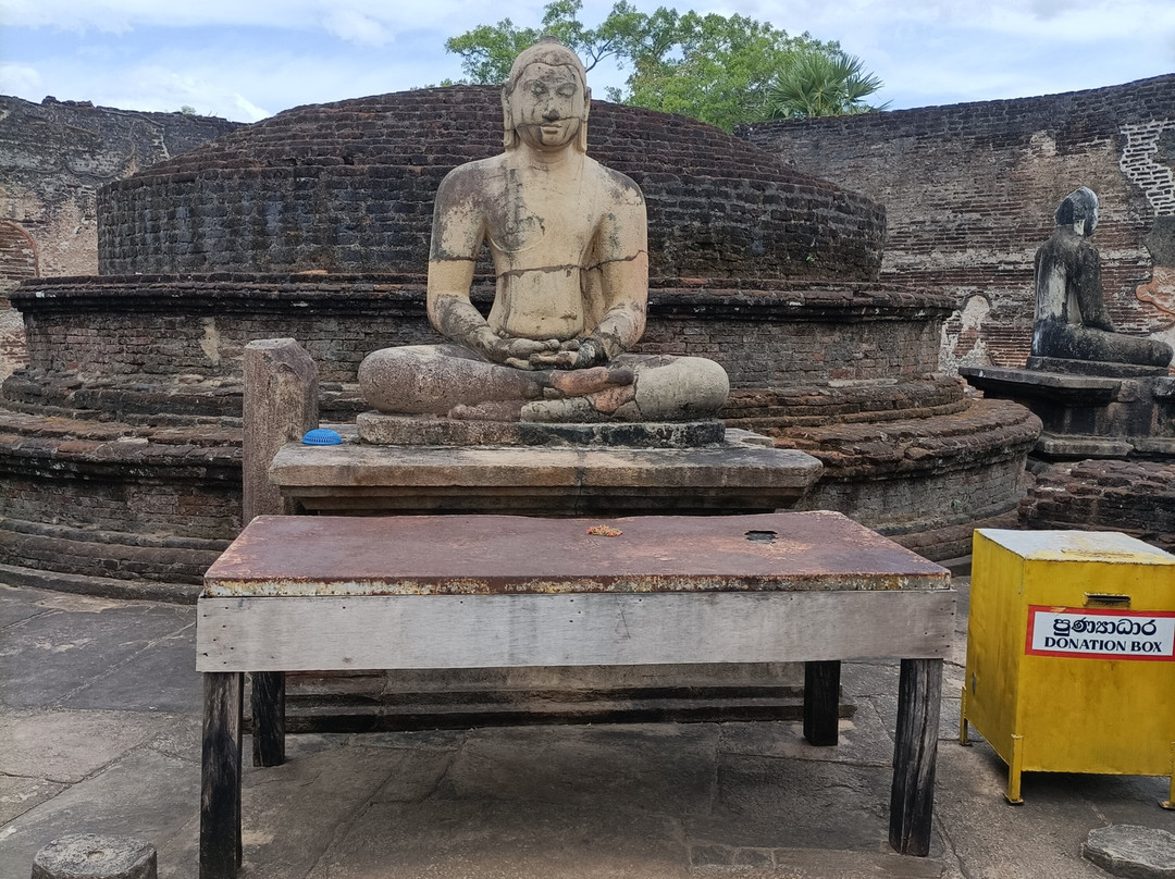 Dinesh Liyanage-波隆纳鲁瓦必去景点