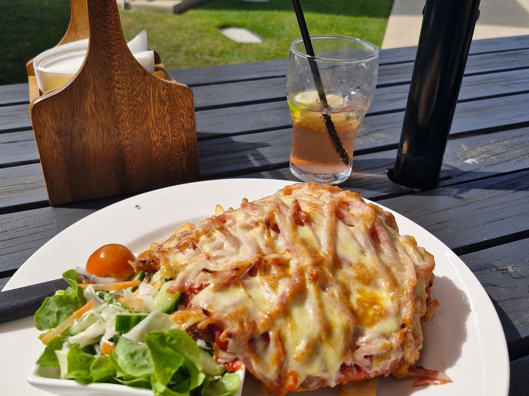 Woodgate Beach Hotel Motel主图