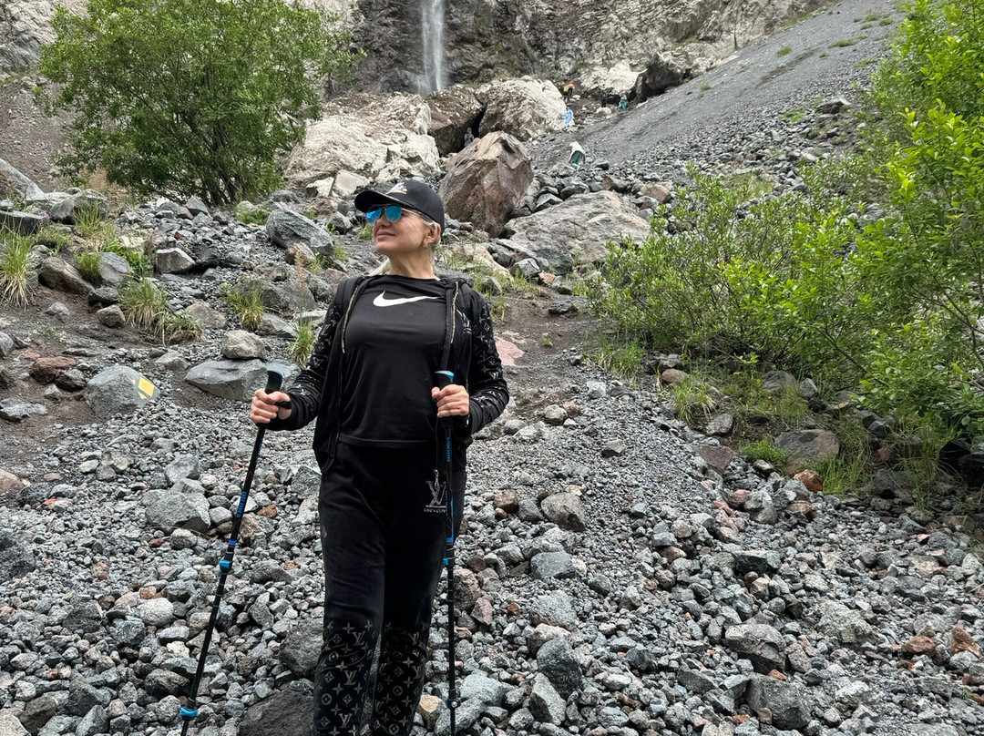 Waterfall Azau-Terskol必去景点