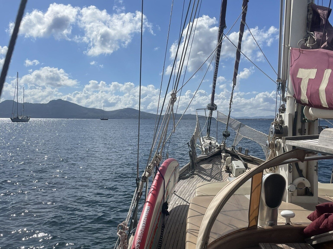 Sailaway Charters-波连萨必去景点