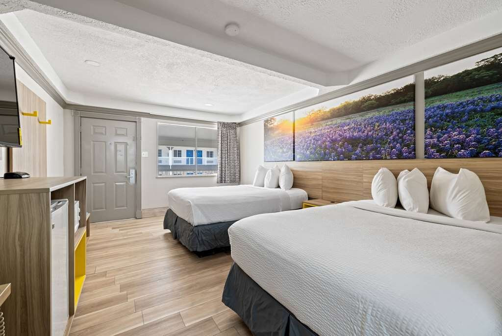 Days Inn by Wyndham Kenedy