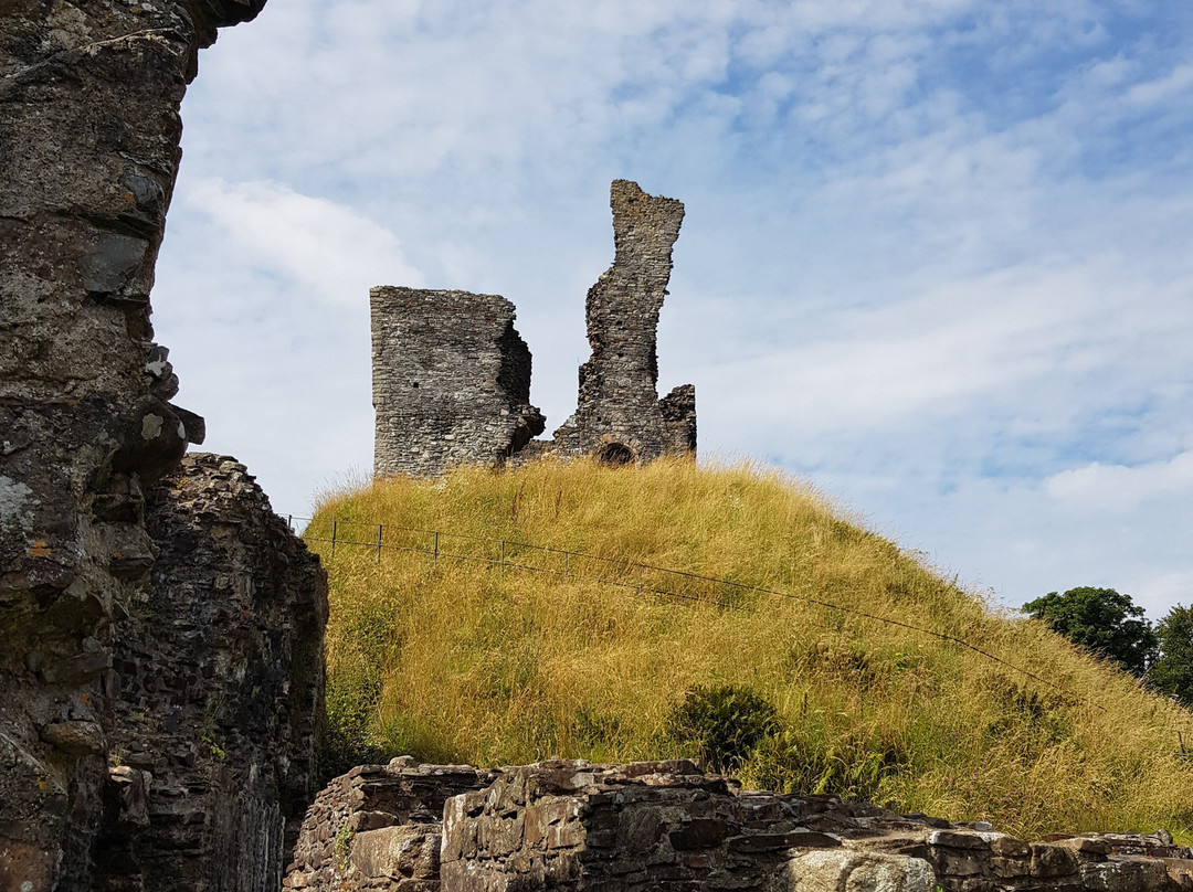 Okehampton Castle景点图片
