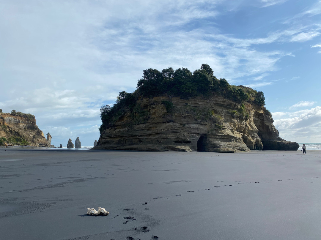 Three Sisters And The Elephant Rock景点图片