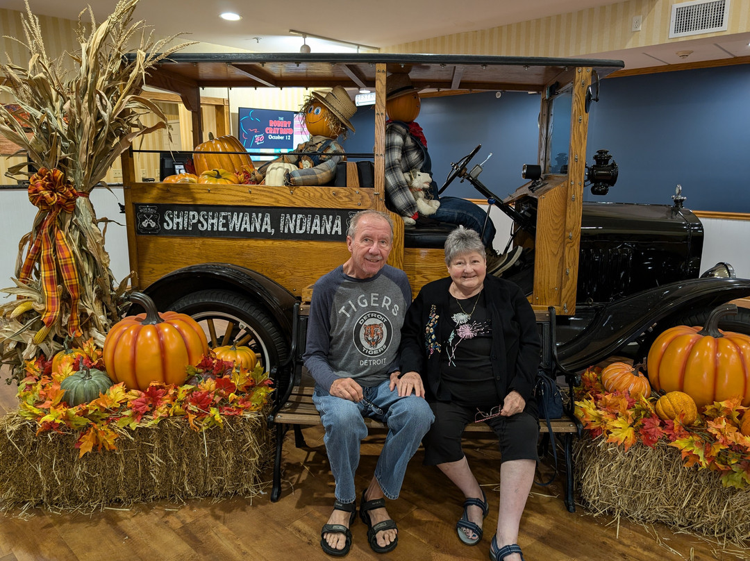 Blue Gate Garden Inn - Shipshewana Hotel主图