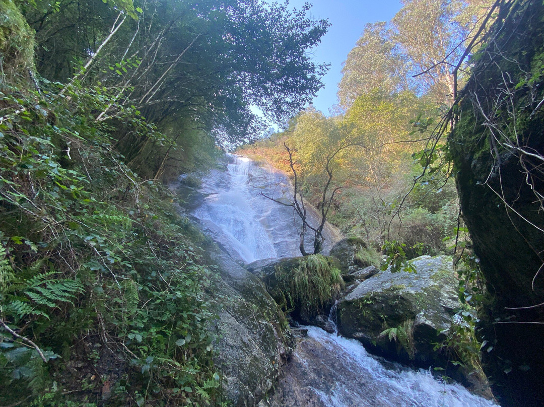 Fervenza Do Escouridal-Alfoz必去景点