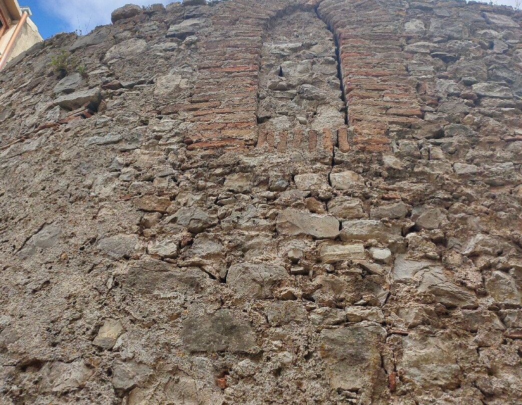 Torre Di Leo景点图片