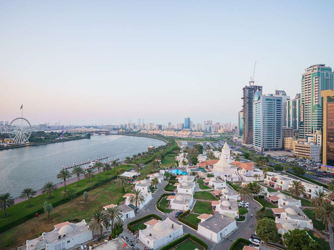 假日国际大酒店主图